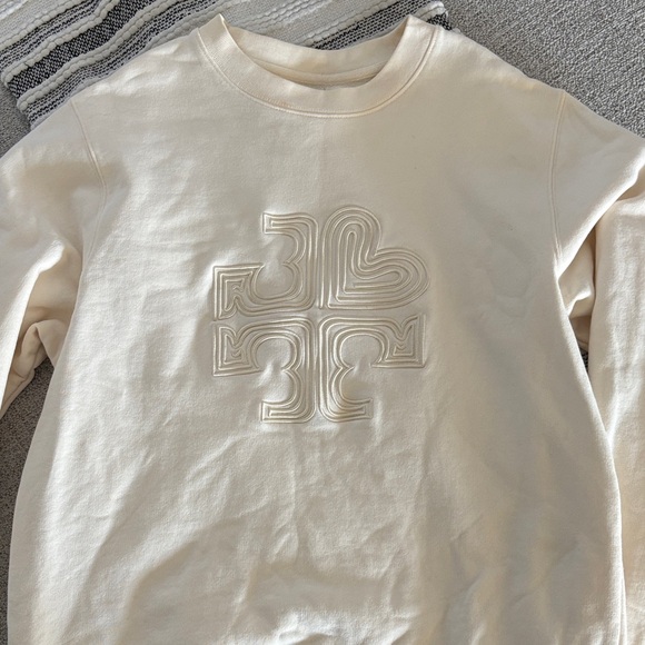 Tory Burch HEAVY FRENCH TERRY HEART LOGO CREWNECK - Picture 2 of 4